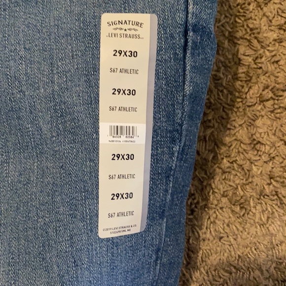 size 29x30 signature Levi blue jeans, Brand New - Picture 6 of 10